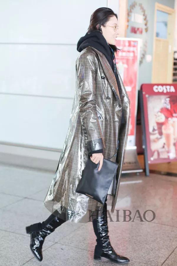 塑料袋、刷碗手套、透明包.套上奢侈品的外衣