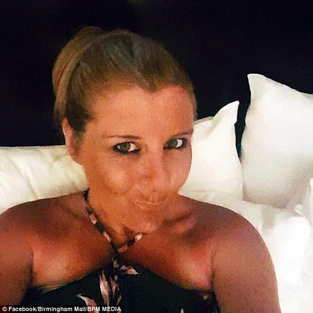 女子发酒疯与乘客厮打谩骂 差点迫使飞机转航线 女子发酒疯与乘客厮打谩骂 差点迫使飞机转航线