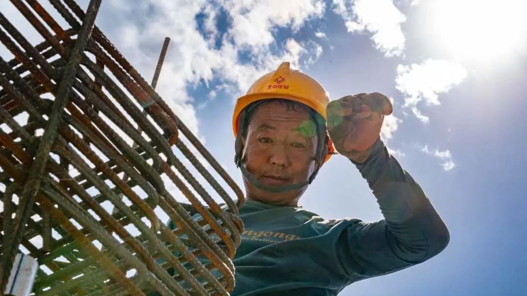 不畏酷暑战高温!致敬延庆劳动者~ 不畏酷暑战高温!致敬延庆劳动者~