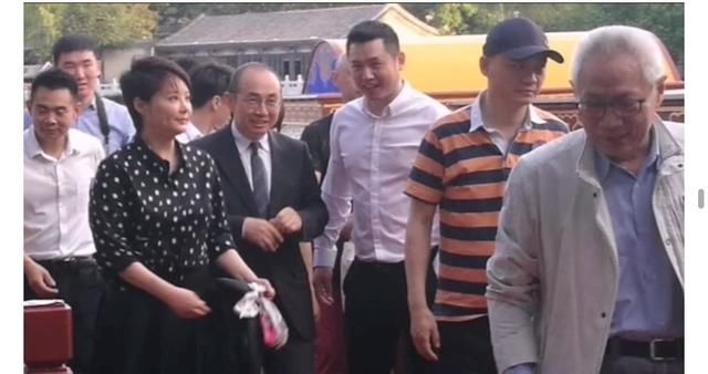 潘石矻、袁立、任志强、崔永元,在积水潭山海