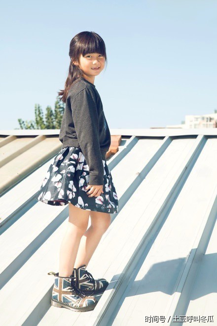 小明星的8岁,没有门牙也很可爱!