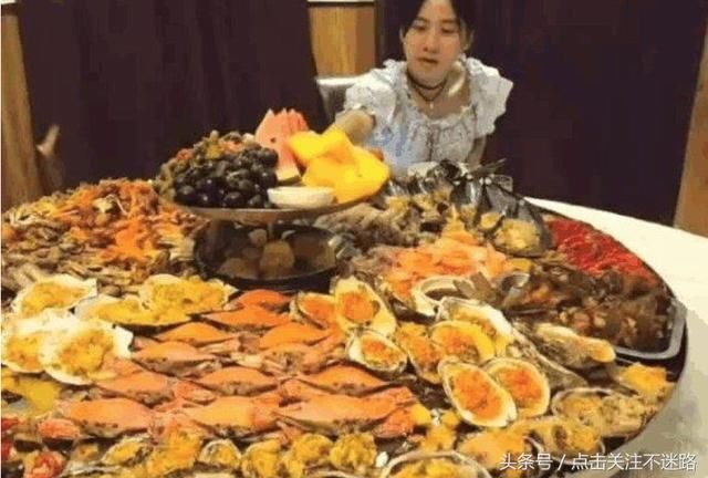 网红直播吃东西后忘记关摄像头 真相原来是这