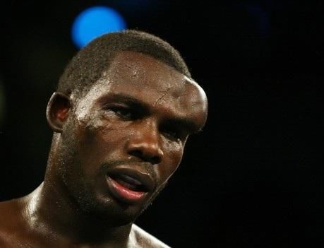 最可怕的拳击受伤!这位拳手被打成外星人,他更