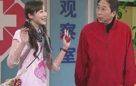 微博悼念爷爷关学曾,关晓彤被叫做京城格格不