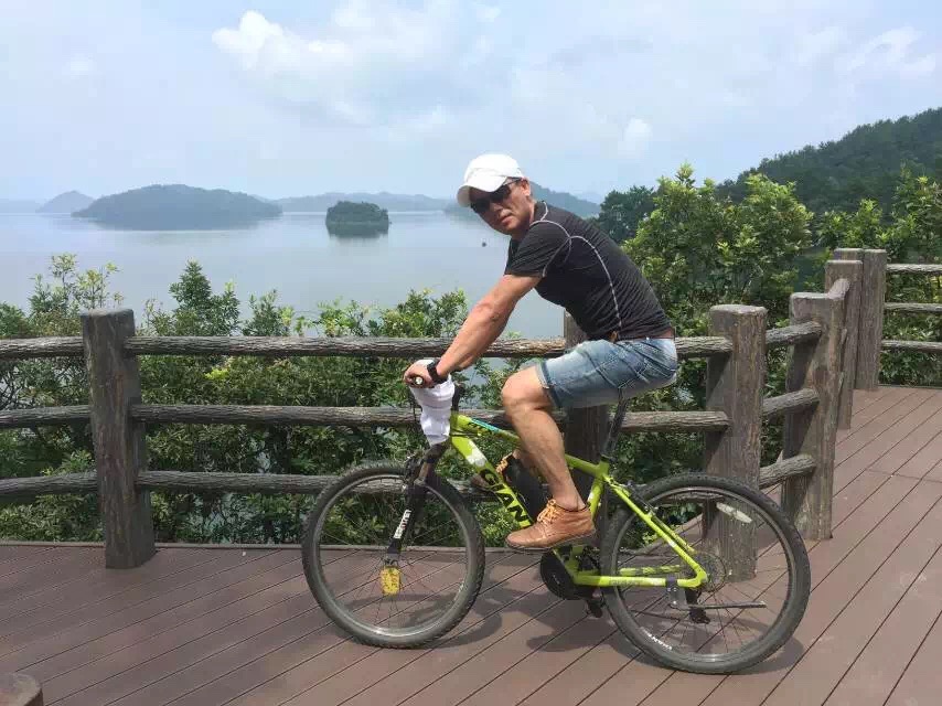 羡煞旁人 温岭二中这名52岁的老师竟然有六块