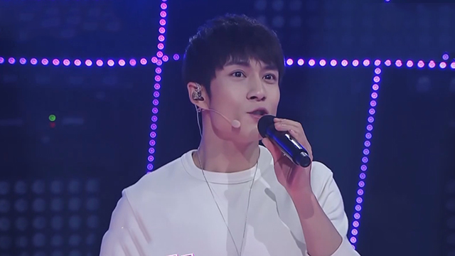 青春的气息!陈学东韩东君携手演唱《红蜻蜓》 青春的气息!陈学东韩东君携手演唱《红蜻蜓》