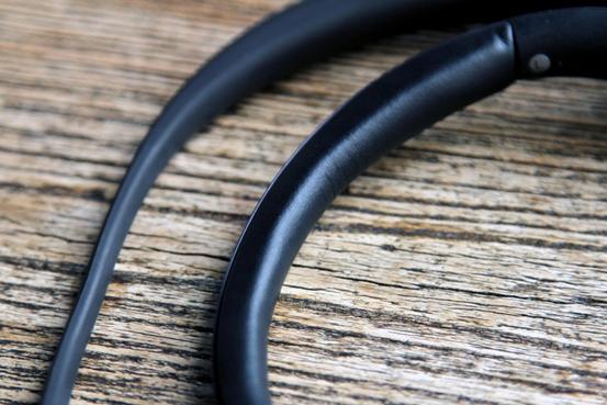 索尼WI-1000X VS Bose QC30:谁将称霸2000元