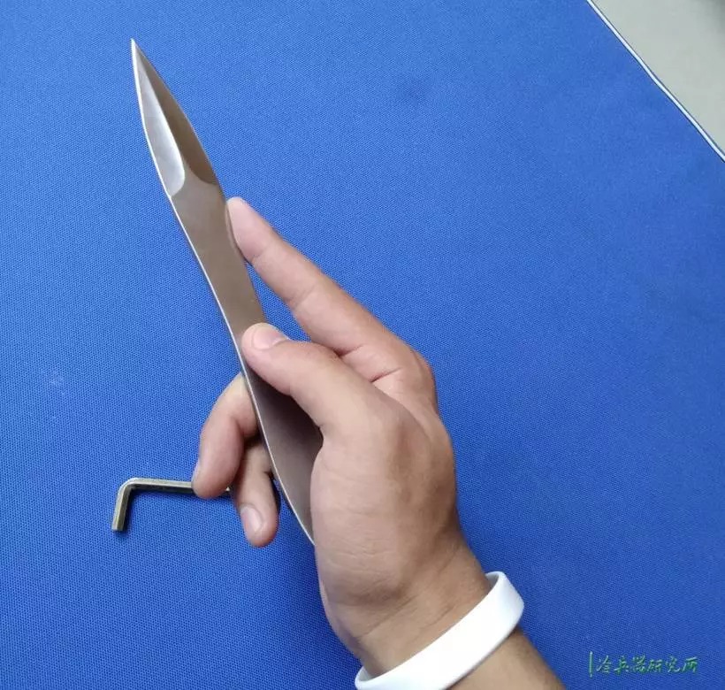 飞刀,飞针,流星镖,这些暗器的威力到底有多大?