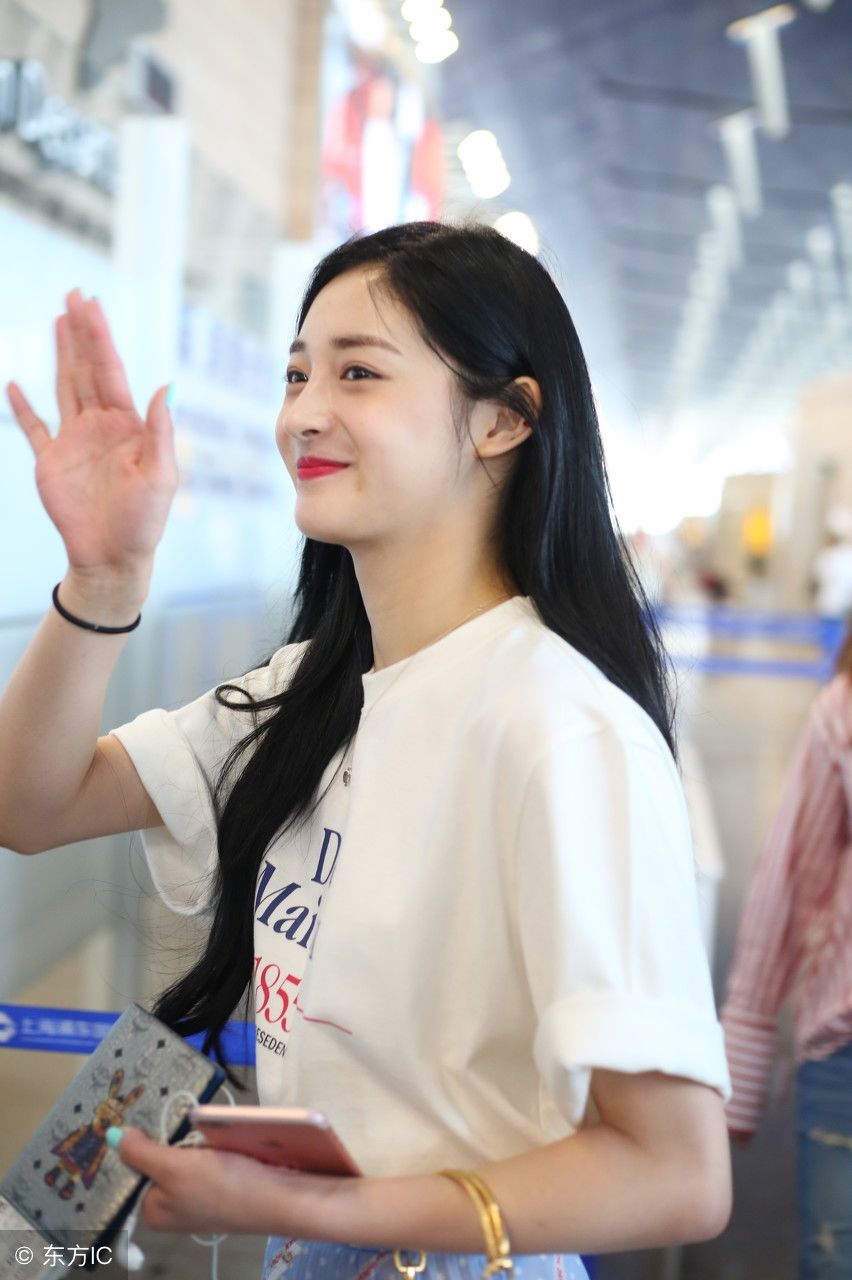 女明星为什么不喜欢扎头发?周洁琼的照片说明