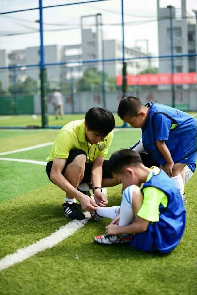 杭州富阳绿城足球俱乐部教练李大卫:孩子们必