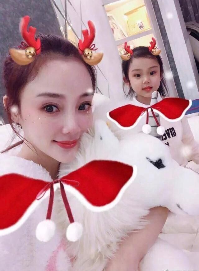 贾乃亮发怒微博删李小璐照片,PGone这首歌触