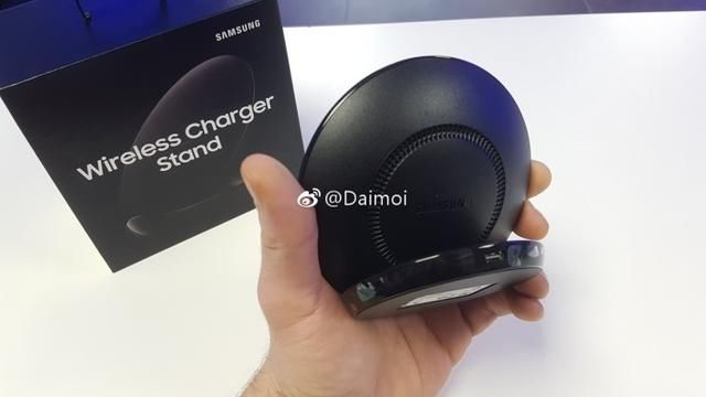 三星S9新版立式无线充电器被开箱,发布前的小