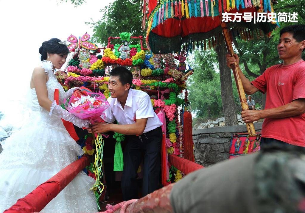 直击农村倒插门婚礼,男方要带上红盖头,孩子跟