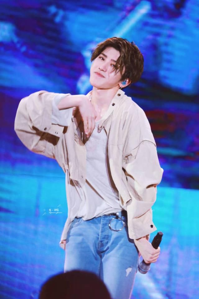 蔡徐坤连登微博热搜榜?为什么蔡徐坤频频上热