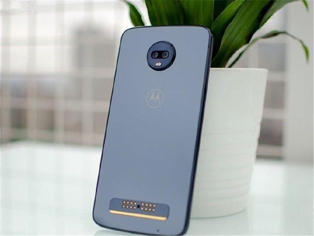 联想抢占先机发布首款5G手机,看到价格后,网友