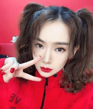 美瞳对女星多重要?戚薇堪比整容,李小璐网红脸