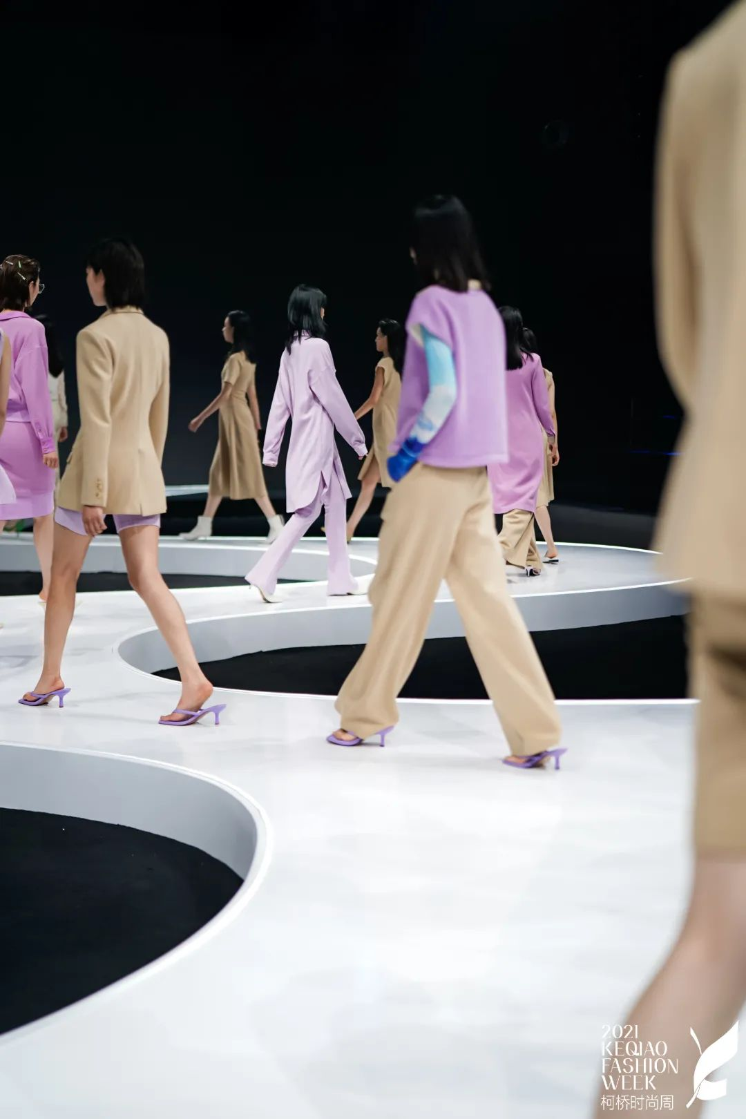 2021第九届柯桥时尚周“天际· 旋律 岁寒2021/2022 新品发布会”完美落幕