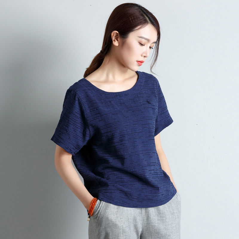 这12款巨美的连衣裙+雪纺衫,适合40岁以上女