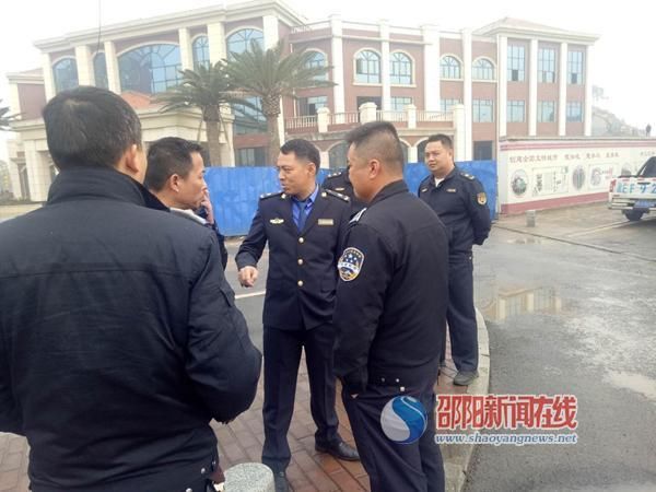 邵阳市城管局领导带队开展蓝天保卫战专项整