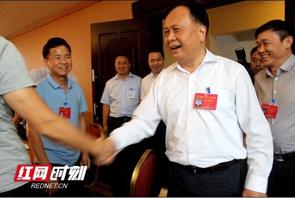 湖南省工会第十六次代表大会预备会议召开 通