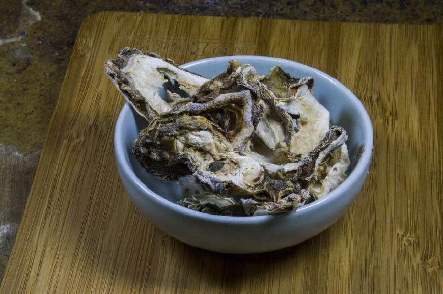 女孩每天用苦瓜片泡水喝,接下来,身体出现了4