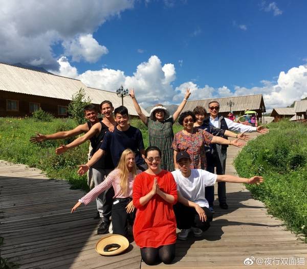 林依轮老婆晒照 不小心曝光了14岁儿子林子轩的外国女友