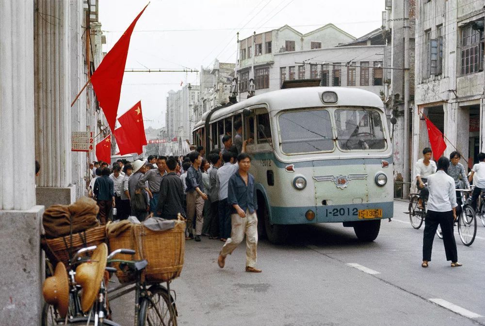 阿德里亚诺·马达罗(意大利)摄改革开放40年,对于普通百姓而言,交通