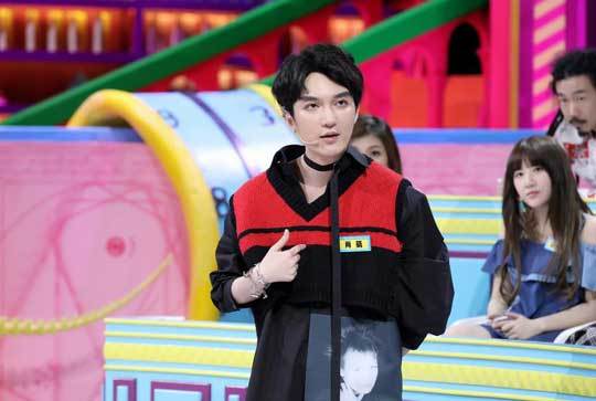 《奇葩说》第四季肖骁夺冠 实至名归 《奇葩说》第四季肖骁夺冠 实至名归