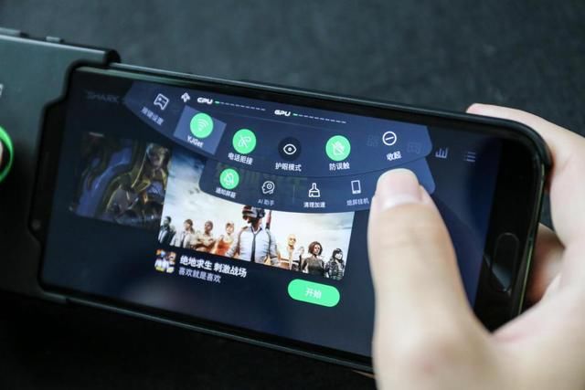 玩游戏 吃鸡用哪款手机比较好?黑鲨游戏手机