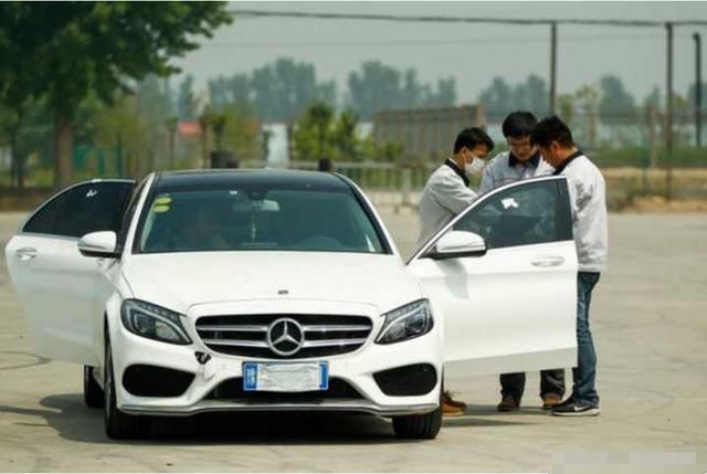 奔驰失控门事件新进展,奔驰方陪同检测!车主