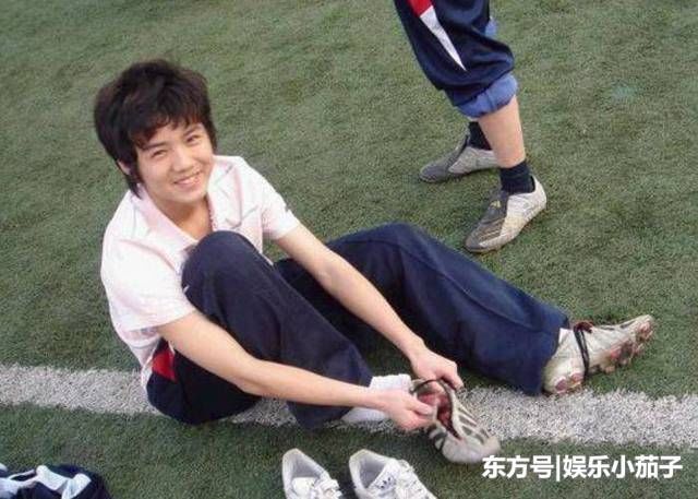 这几位男星的十八岁照片太帅了,网友:谢霆锋的