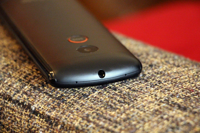 了它人人都能成为外交官?科大讯飞翻译机上