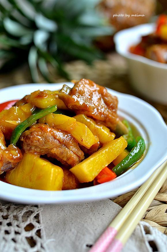 用时令水果做菜味道意想不到的好---凤梨排骨