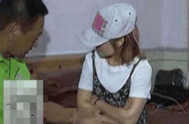 男子好心给妻子洗内裤,发现有脏污,妻子:我要追