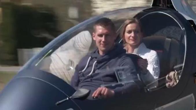 老外发明的直升机汽车,遇见堵车就起飞,你还怕