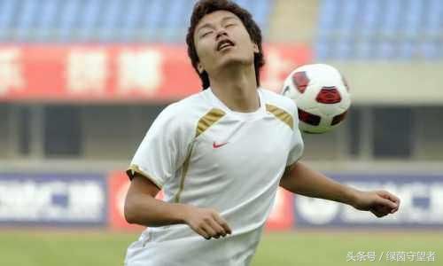 评选中国足球最强10大前锋,郜林武磊能排第几