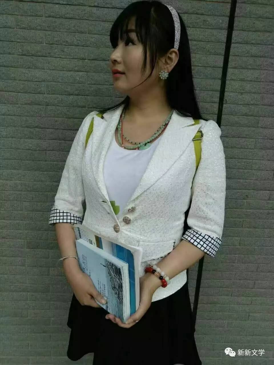 意不尽网推荐:唱出青春活力释放激情无限 90后歌手王兰