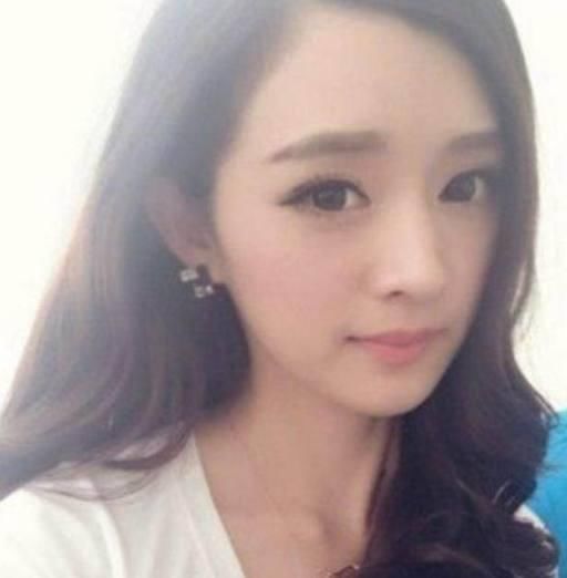 0张照片中,据说9张是假的杨幂,难道只有真粉才