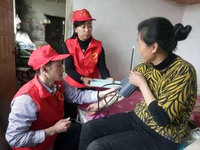 青动态逊克农场青年志愿者心系特殊人群 医疗