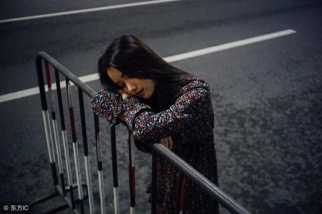 抖音里那些刺痛人心的独白,哪句让你忍不住想