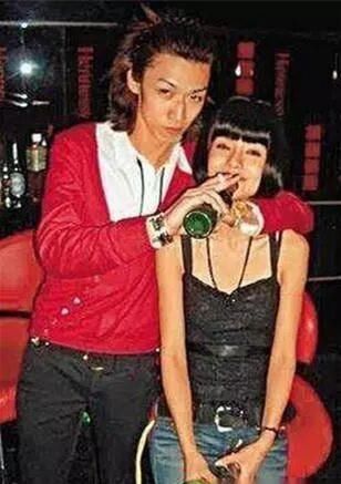 看了杨颖日本出道前照片,网友:明白晓明哥为啥