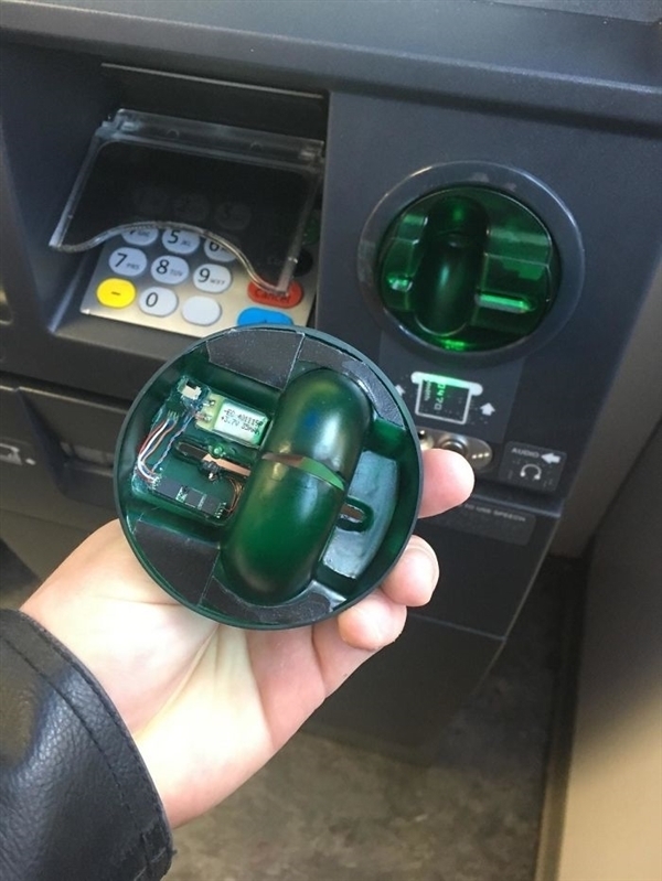 ATM机上那些丧心病狂的摄像头 一定要当心