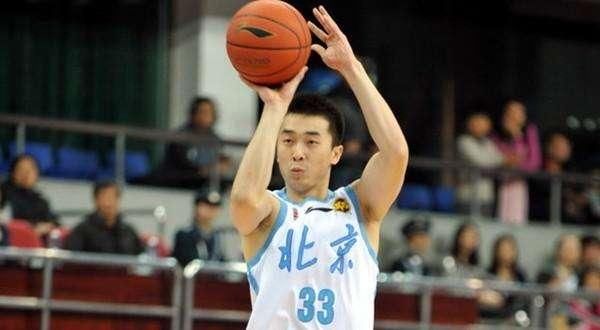 CBA北京队悍将亲吻大心脏球员?全因命中这一