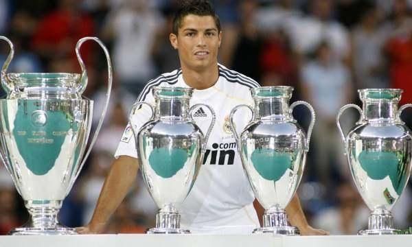 皇马史上最成功的引援,怎么看2009年皇马花天