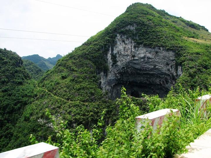 南宁竟然也有天坑,就在美丽的隆安布泉河边