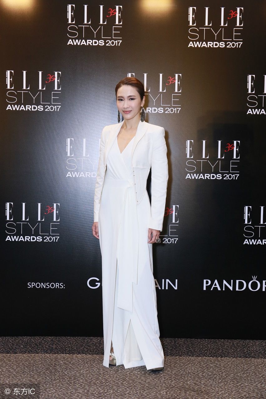 黎姿现身盛典活动,网友:女神,你的小梨涡去哪儿