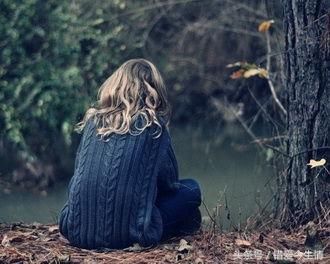 闺蜜落难,我和老公好心收留她,半夜醒来看到手