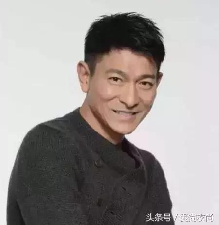 刘德华罕见带自己女儿逛商场,网友:原谅我看成