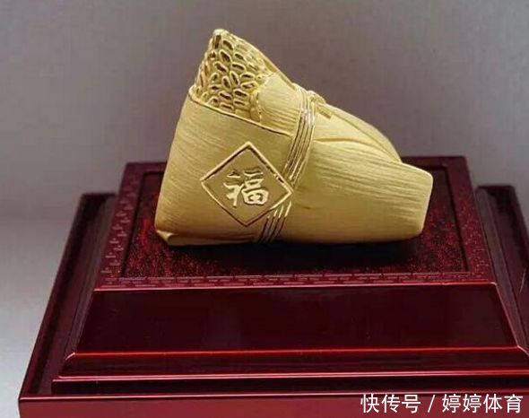 端午节我送婆婆个金粽子,她看都不看就轰我出门,回头一看我泪奔