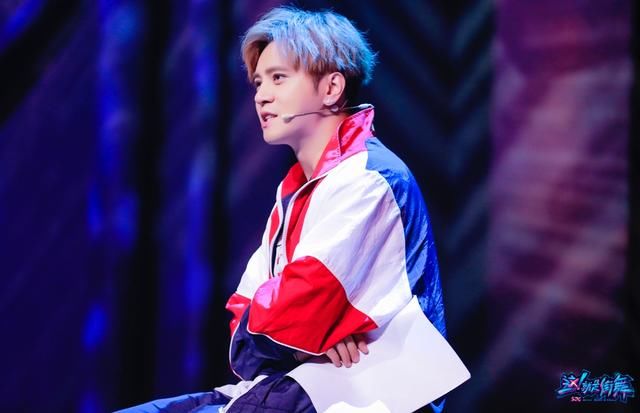 《这就是街舞》再现洗脑神作 小鸡舞走红引模